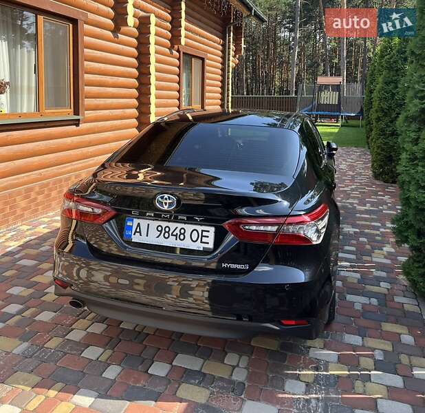 Седан Toyota Camry 2021 в Вышгороде