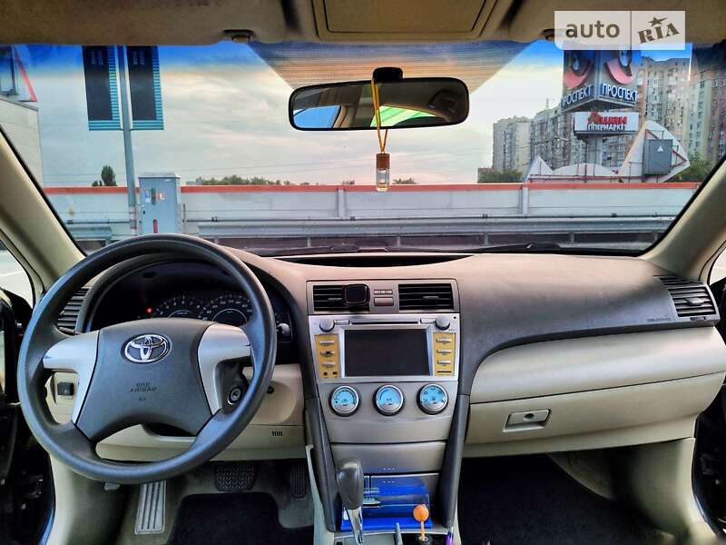 Седан Toyota Camry 2009 в Києві