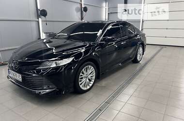 Седан Toyota Camry 2017 в Запорожье