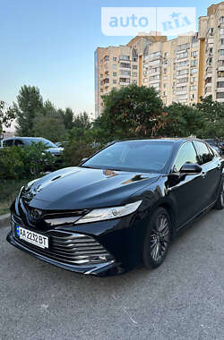 Седан Toyota Camry 2019 в Киеве