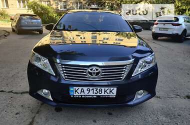 Седан Toyota Camry 2012 в Киеве