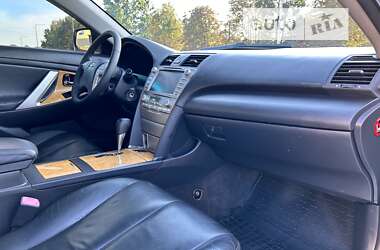 Седан Toyota Camry 2008 в Рівному