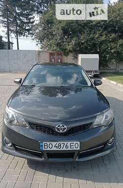 Седан Toyota Camry 2014 в Тернополі