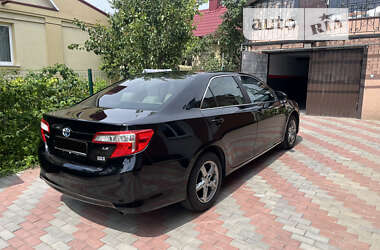 Седан Toyota Camry 2013 в Києві