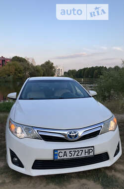 Седан Toyota Camry 2013 в Києві