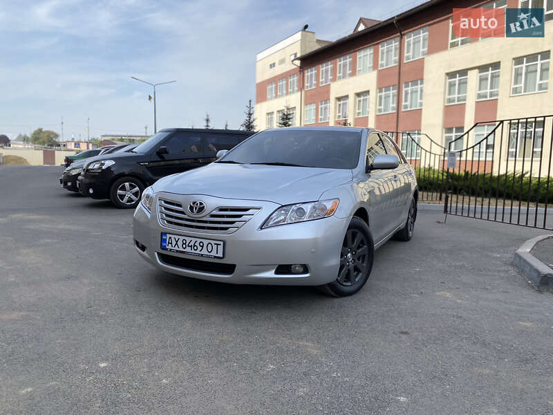 Седан Toyota Camry 2006 в Харькове