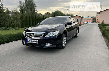 Седан Toyota Camry 2013 в Умані