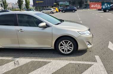 Седан Toyota Camry 2014 в 