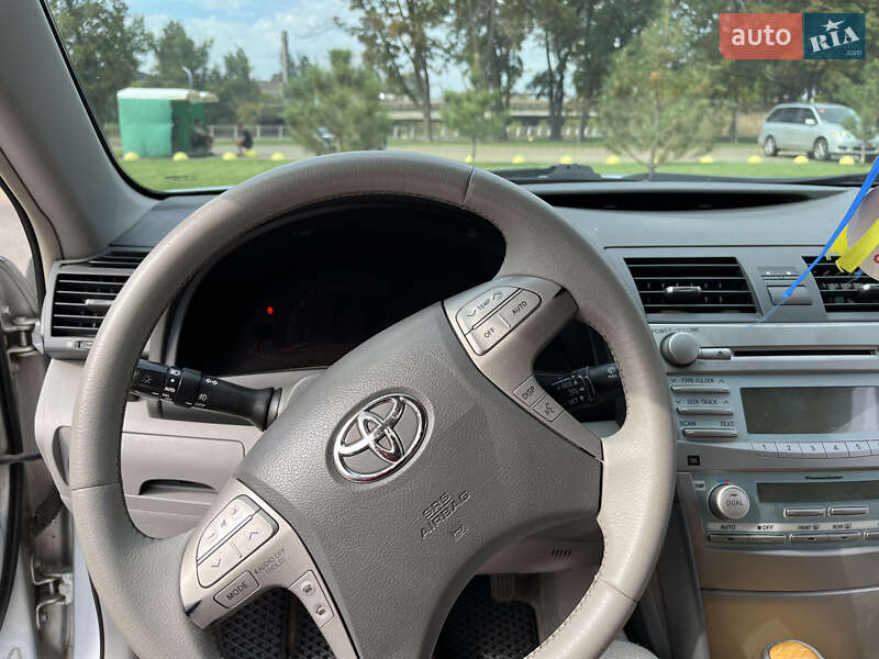 Седан Toyota Camry 2006 в Краматорске