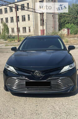 Седан Toyota Camry 2018 в Днепре