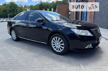 Седан Toyota Camry 2014 в Кременчуці