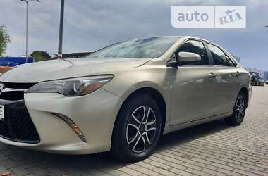 Седан Toyota Camry 2017 в Ивано-Франковске