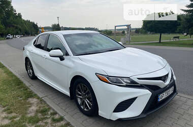 Седан Toyota Camry 2018 в Городку