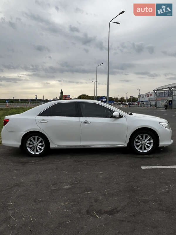 Седан Toyota Camry 2012 в Києві