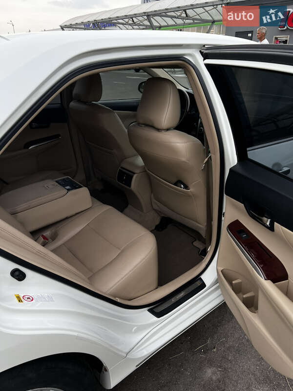 Седан Toyota Camry 2012 в Києві