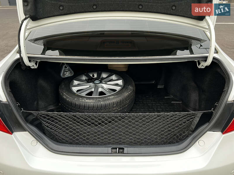 Седан Toyota Camry 2012 в Києві