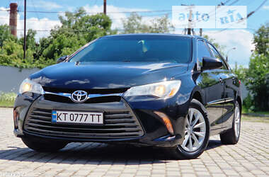 Седан Toyota Camry 2015 в Ивано-Франковске