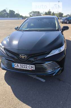 Седан Toyota Camry 2018 в Корсуне-Шевченковском