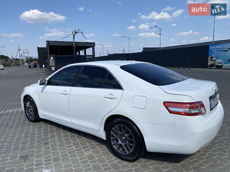 Седан Toyota Camry 2010 в Львове фото 2 Седан Toyota Camry 2010 в Львове