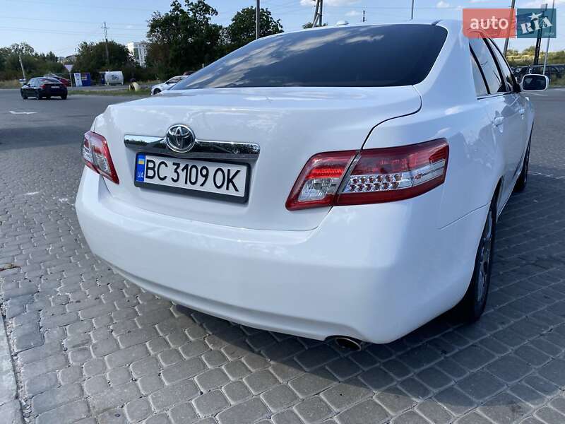 Седан Toyota Camry 2010 в Львове фото 3 Седан Toyota Camry 2010 в Львове