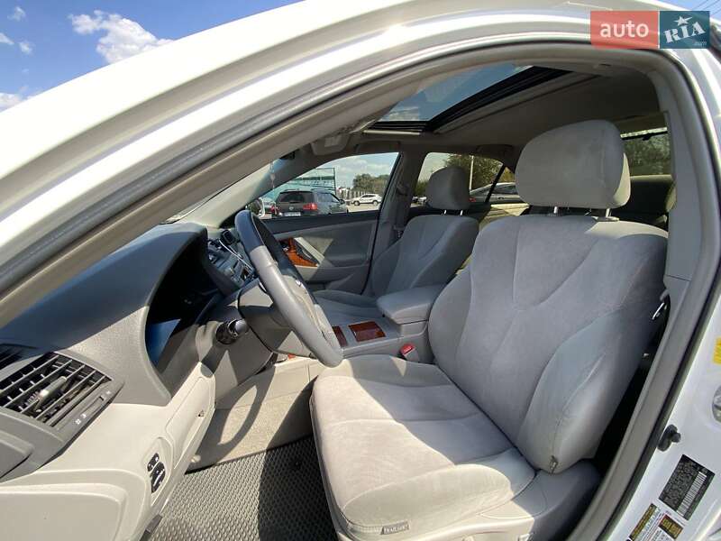 Седан Toyota Camry 2010 в Львове фото 12 Седан Toyota Camry 2010 в Львове