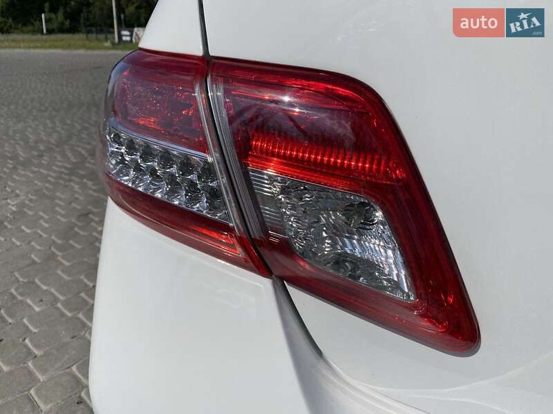 Седан Toyota Camry 2010 в Львове фото 24 Седан Toyota Camry 2010 в Львове