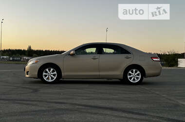 Седан Toyota Camry 2011 в Киеве