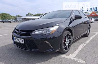 Седан Toyota Camry 2017 в Ужгороді