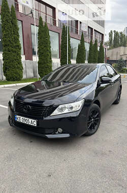 Седан Toyota Camry 2014 в Дніпрі