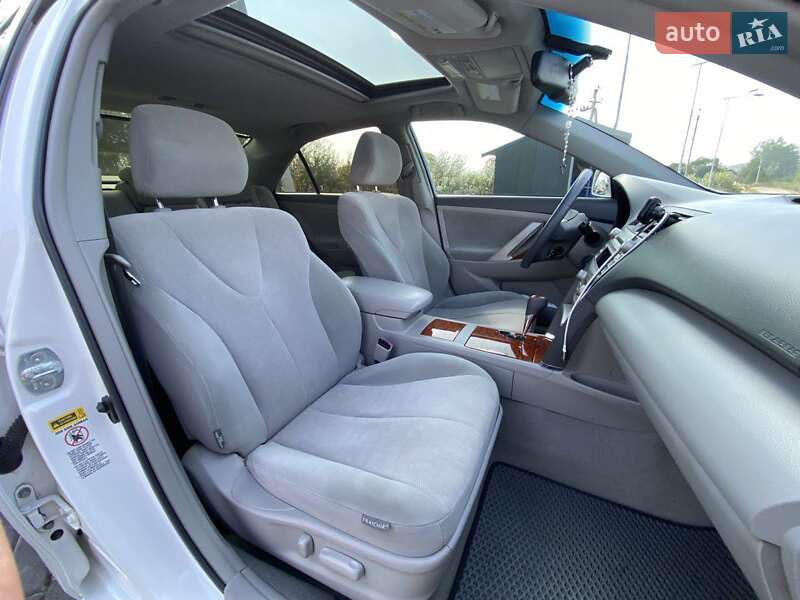 Седан Toyota Camry 2010 в Львове фото 50 Седан Toyota Camry 2010 в Львове