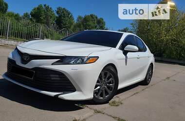 Седан Toyota Camry 2017 в Дніпрі