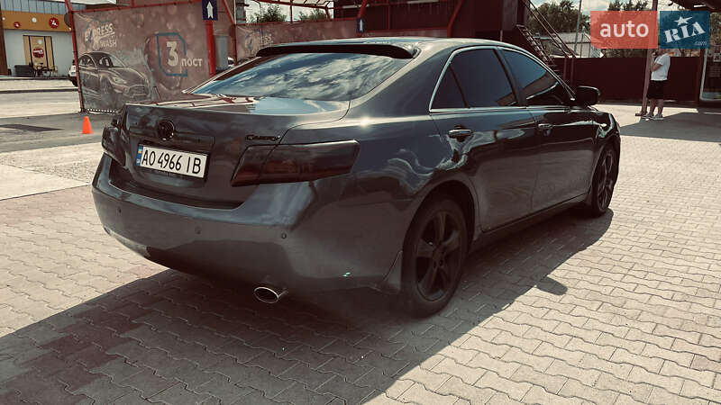 Седан Toyota Camry 2008 в Солотвине