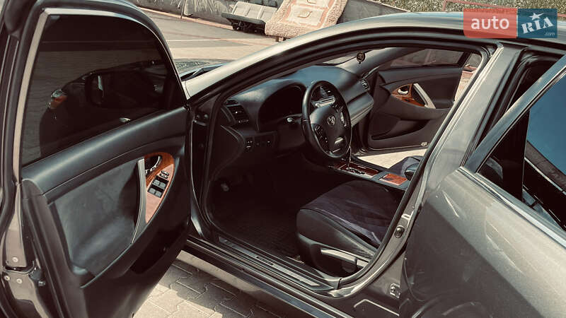 Седан Toyota Camry 2008 в Солотвине