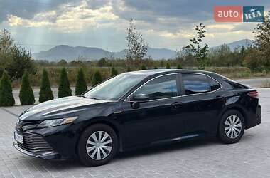 Седан Toyota Camry 2017 в 