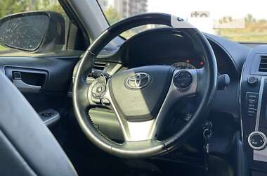 Седан Toyota Camry 2013 в Дніпрі