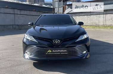 Седан Toyota Camry 2020 в Киеве