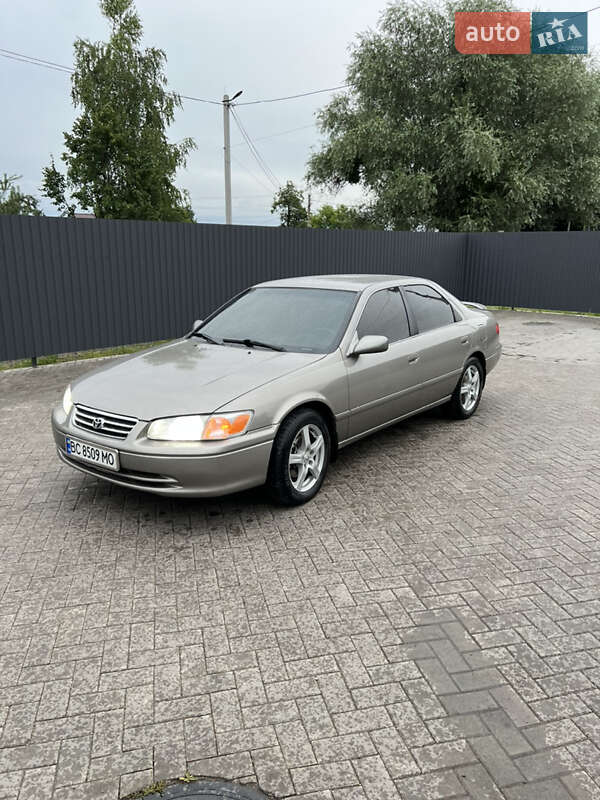 Toyota Camry 2001