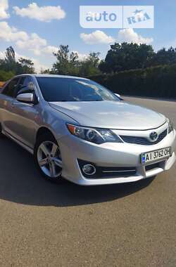 Седан Toyota Camry 2013 в Днепре