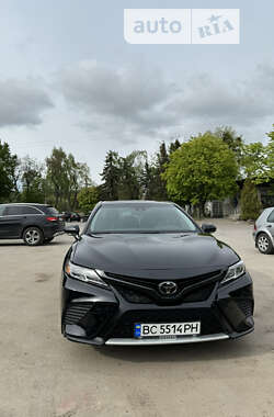 Седан Toyota Camry 2018 в Києві