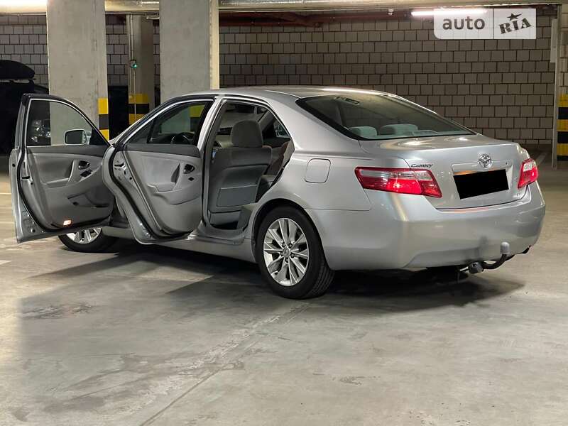 Седан Toyota Camry 2006 в Києві