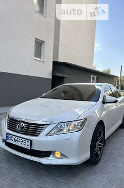 Седан Toyota Camry 2013 в Тернополі