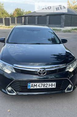 Седан Toyota Camry 2017 в Житомирі