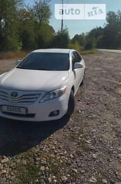 Седан Toyota Camry 2011 в Тульчині