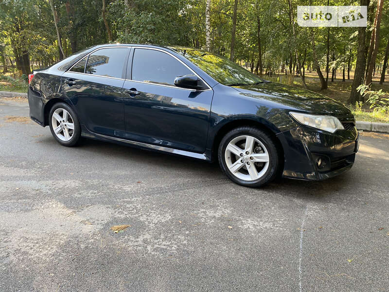 Toyota Camry 2014