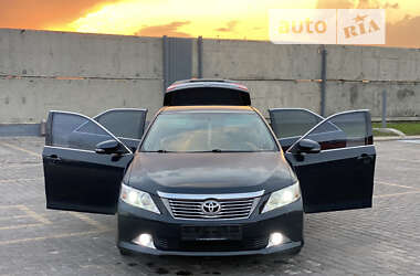 Седан Toyota Camry 2011 в Хмельницькому