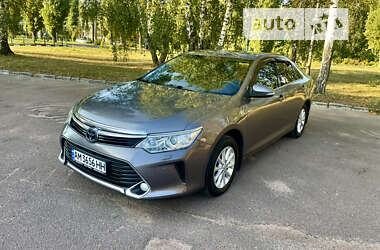 Седан Toyota Camry 2016 в Житомирі