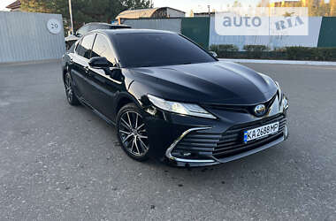 Седан Toyota Camry 2021 в Киеве