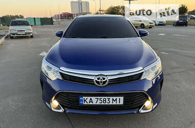 Седан Toyota Camry 2015 в Києві