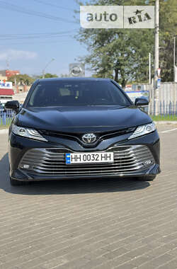 Седан Toyota Camry 2018 в Одессе