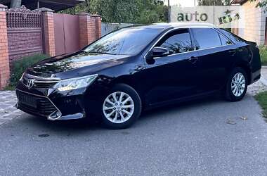 Седан Toyota Camry 2015 в Києві